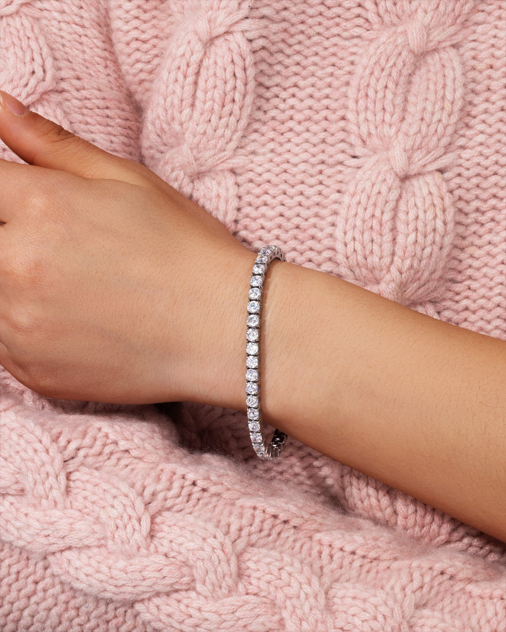 MOISSANITE TENNIS BRACELET. - 4MM