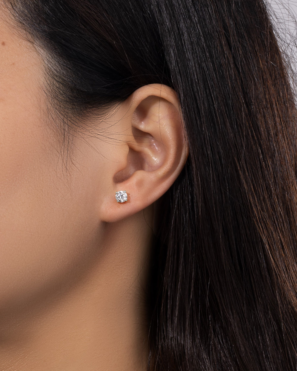 MOISSANITE DIAMOND STUDS. - 5MM