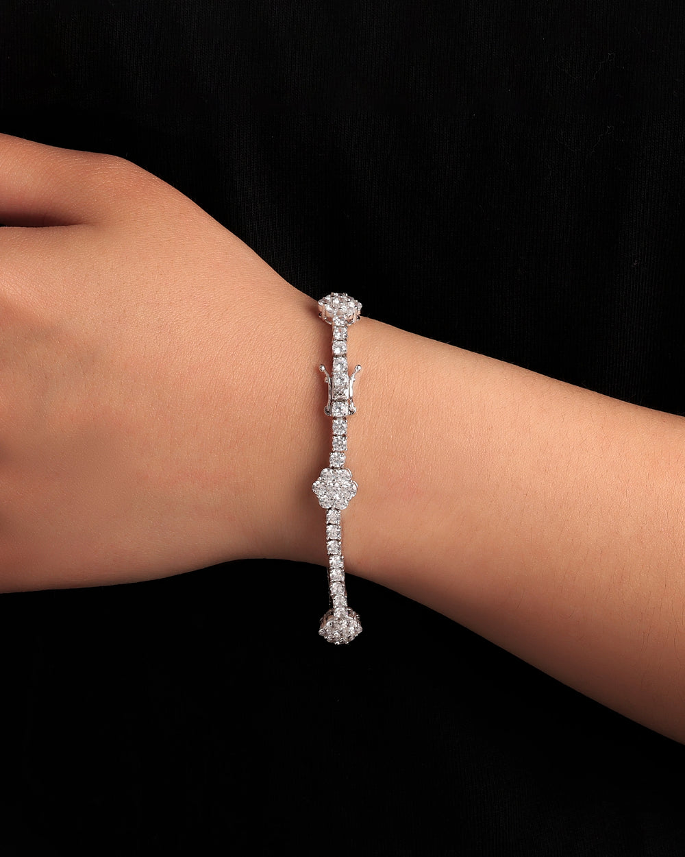 MOISSANITE ICED FLOWERS TENNIS BRACELET.